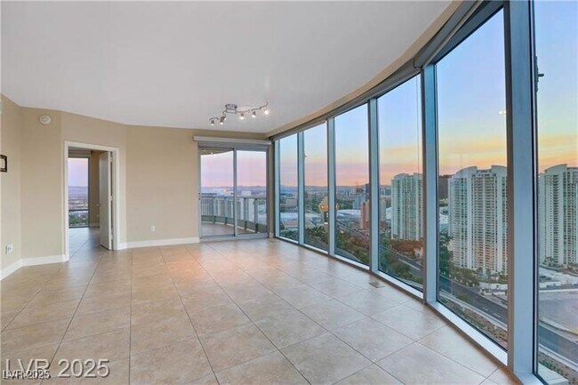 Building Photo - 322 E Karen Ave