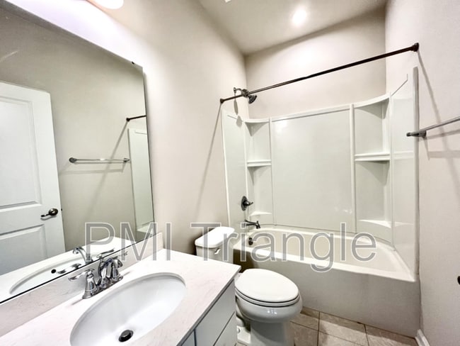 Building Photo - 321 Poplar Leaf Way