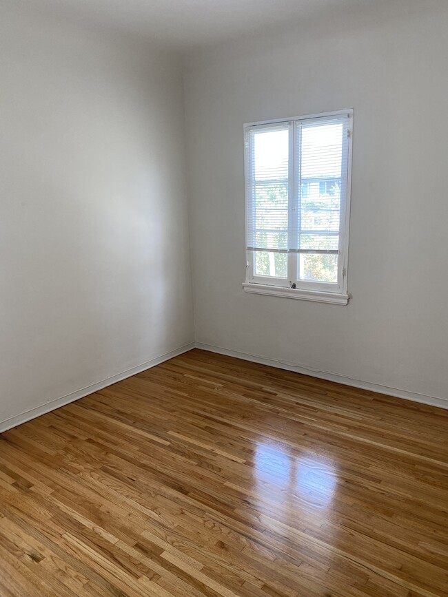 Spacious Bedrooms - 205 S Fuller Ave