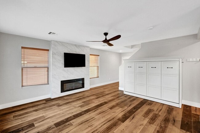 Building Photo - Remodeled Three Bedroom in Summerlin! No carpet!