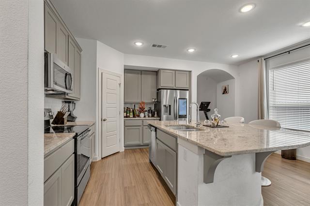 Building Photo - 4011 Logan Dr