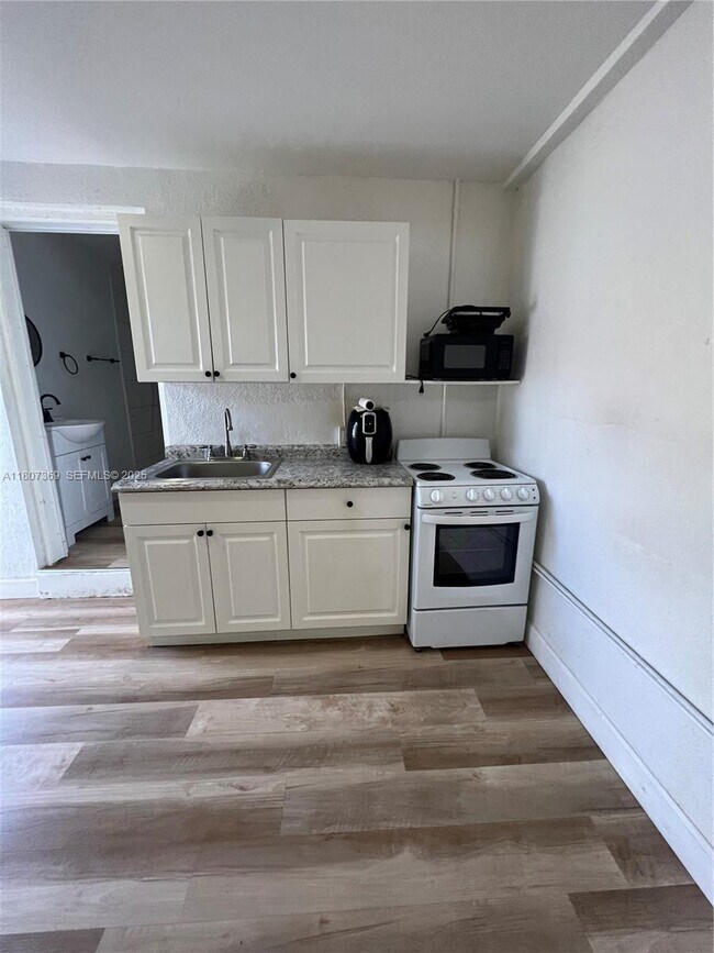 Building Photo - 410 Pennsylvania Ave