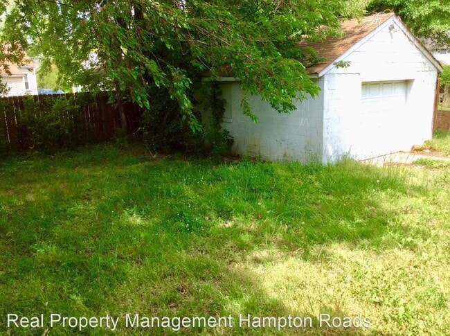 Building Photo - 3 br, 1 bath House - 236 Woodview Avenue