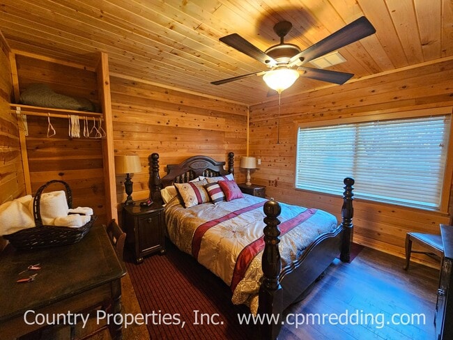 Building Photo - Country Living with 4 Bedrooms plus an Off...