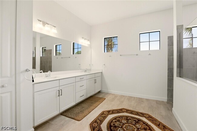 Building Photo - 13991 Binghampton Dr