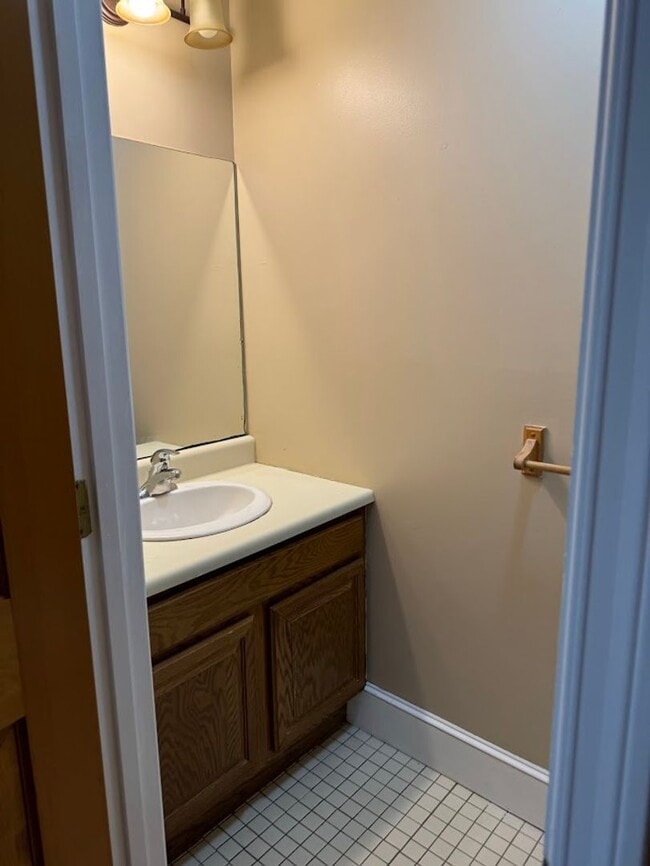 Building Photo - Portsmouth 1 bedroom