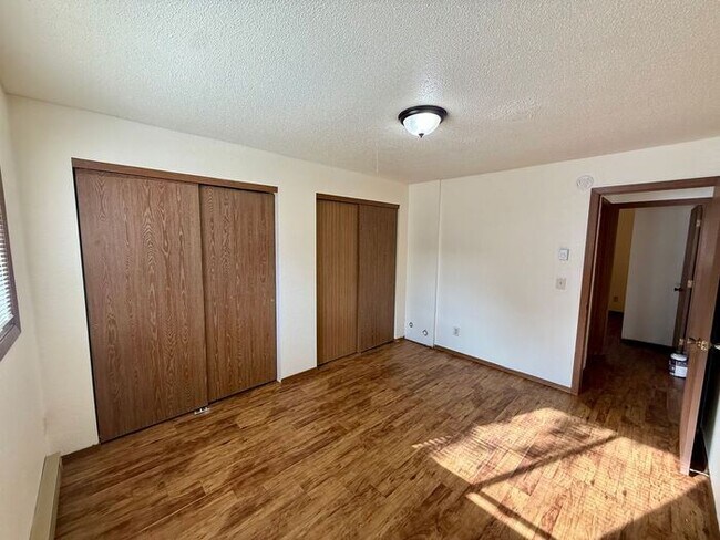 Building Photo - Cozy 2 Bed/1 Bath Apartment in North Loveland. New Wood Floors! RENT INCLUDES: Gas/Water/Sewer/Trash