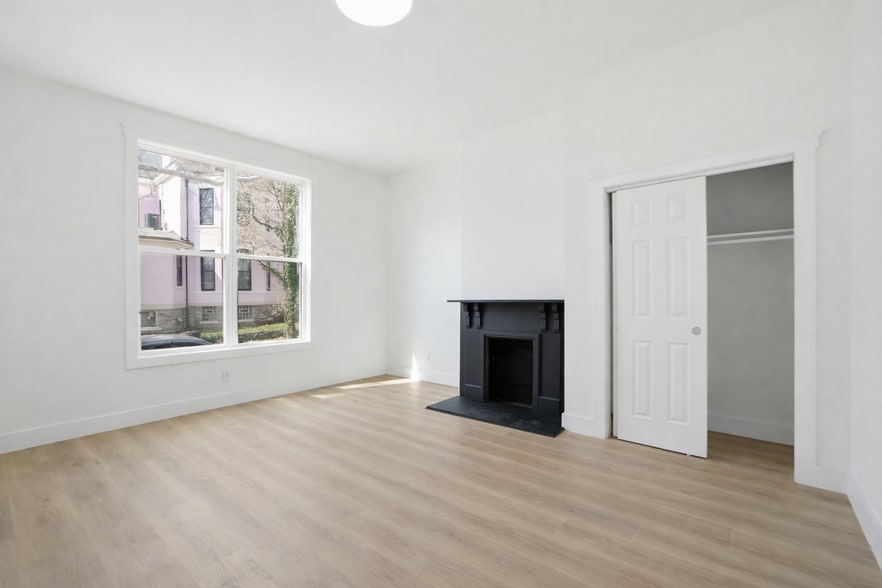 Building Photo - 2210 Eureka Ter