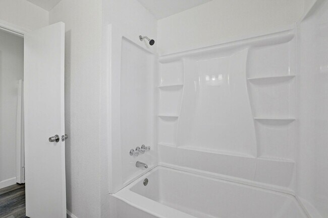 Building Photo - Recently Upgraded 3 Bedroom Home in San Jose