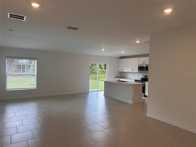 Building Photo - 1641 Nabatoff St