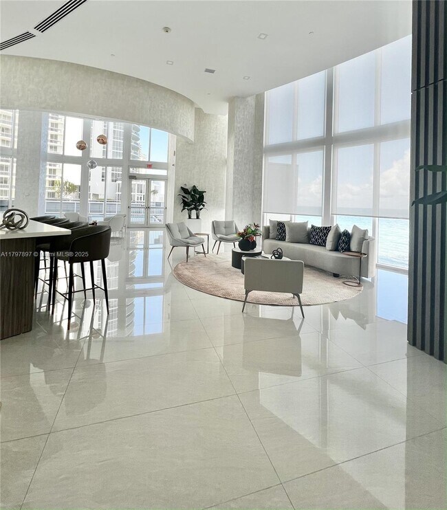 Building Photo - 15901 Collins Ave