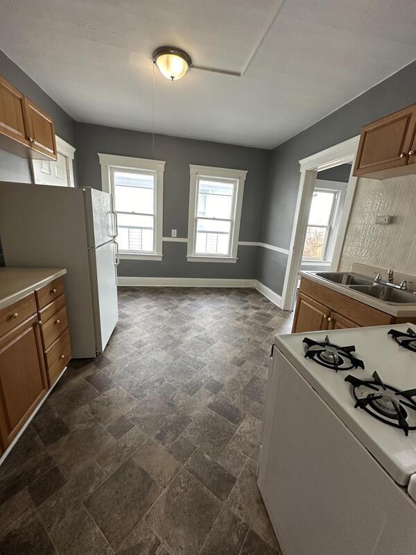 Building Photo - 2059 W 105th St