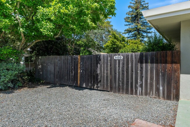 Primary Photo - 1450 Rosewood Ln
