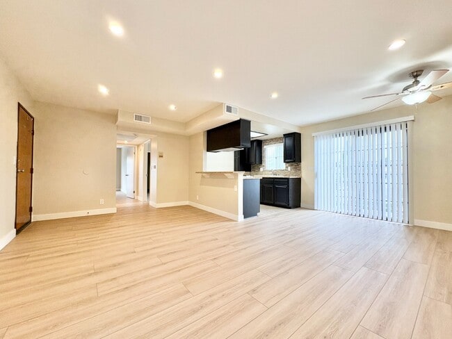 Building Photo - Modern 2BR/2BA Condo with A/C & 2 Parking Spaces – Prime Van Nuys Location