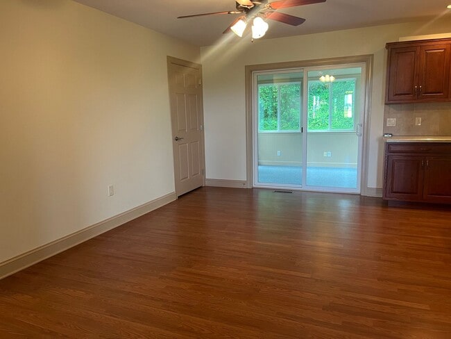 Building Photo - Now Leasing – Beautiful Well Maintained 3-...