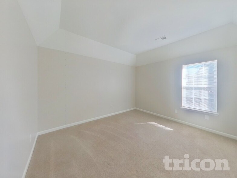 Building Photo - 5506 Linda Vista Ln