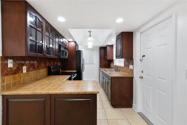 Building Photo - 5770 SW 55th St