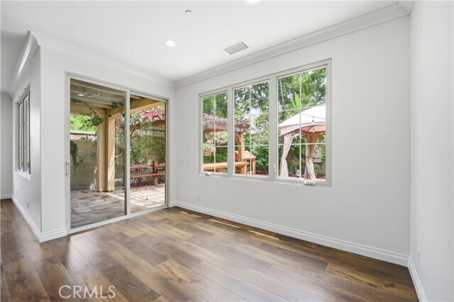 Building Photo - 64 Maple Ash