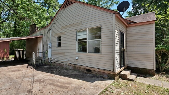 Building Photo - 127 Barbara Ave