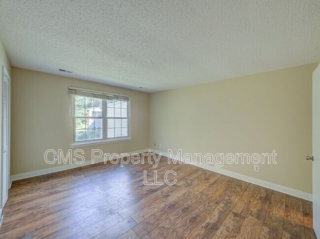Building Photo - 19-7 Augusta Ct