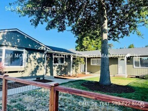 Building Photo - Modern 2 Bedroom Remodel in Downtown Hills...