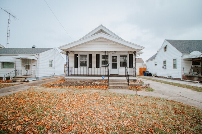 Building Photo - 4220 Caroline Ave