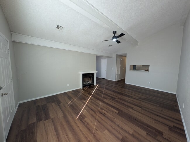 Building Photo - 11031 E 14th Ct