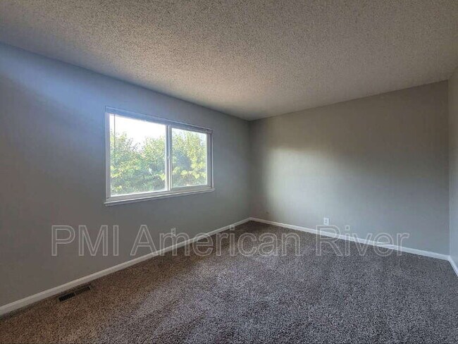 Building Photo - 9045 Montoya St