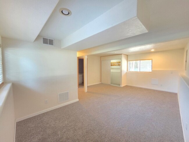 Building Photo - 4908 W Lamar Ave