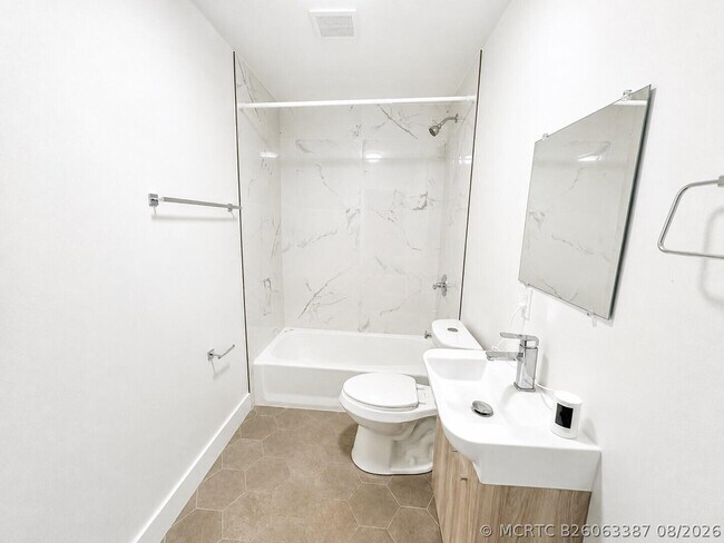 Building Photo - 913 N 18th St