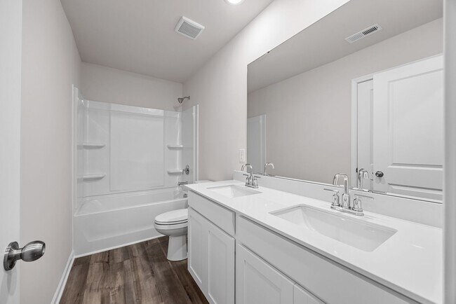 Building Photo - New constructed 5 bed 3 Bath Inman SC