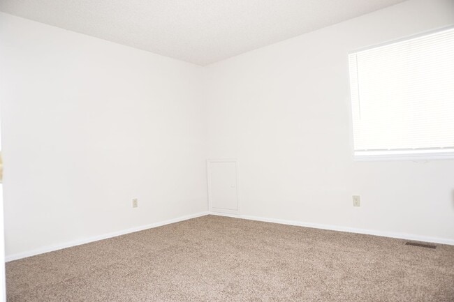 Building Photo - 2 Bedroom Townhome Located near Downtown Colorado Springs