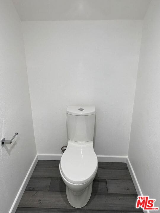 Building Photo - 18210 Oxnard St