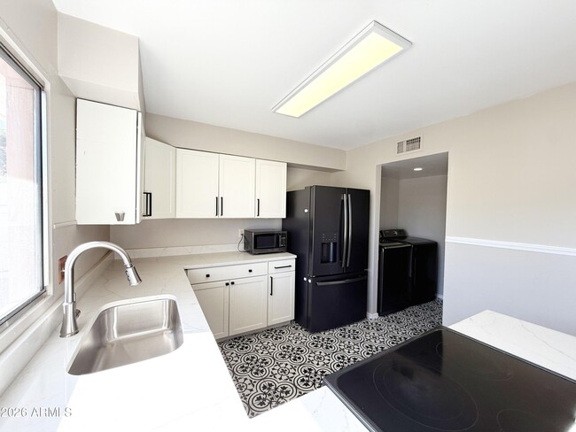 Building Photo - 1234 E Baker Dr