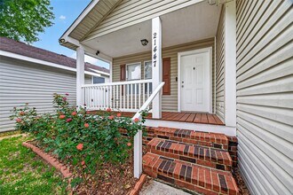 Building Photo - 21447 Sweet Grass Ln