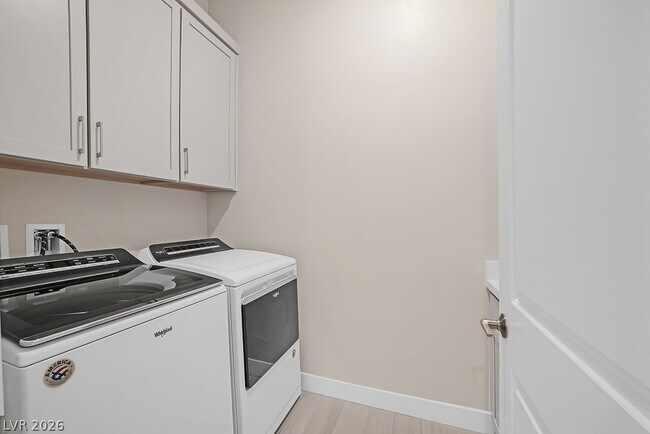 Building Photo - 369 Portus Delphini Ct