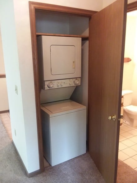 Building Photo - Morgan Oaks Townhomes