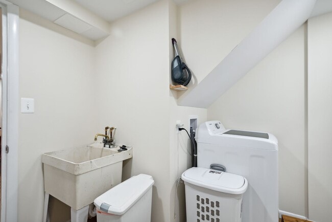 Building Photo - Totally update and impeccably maintained 4...