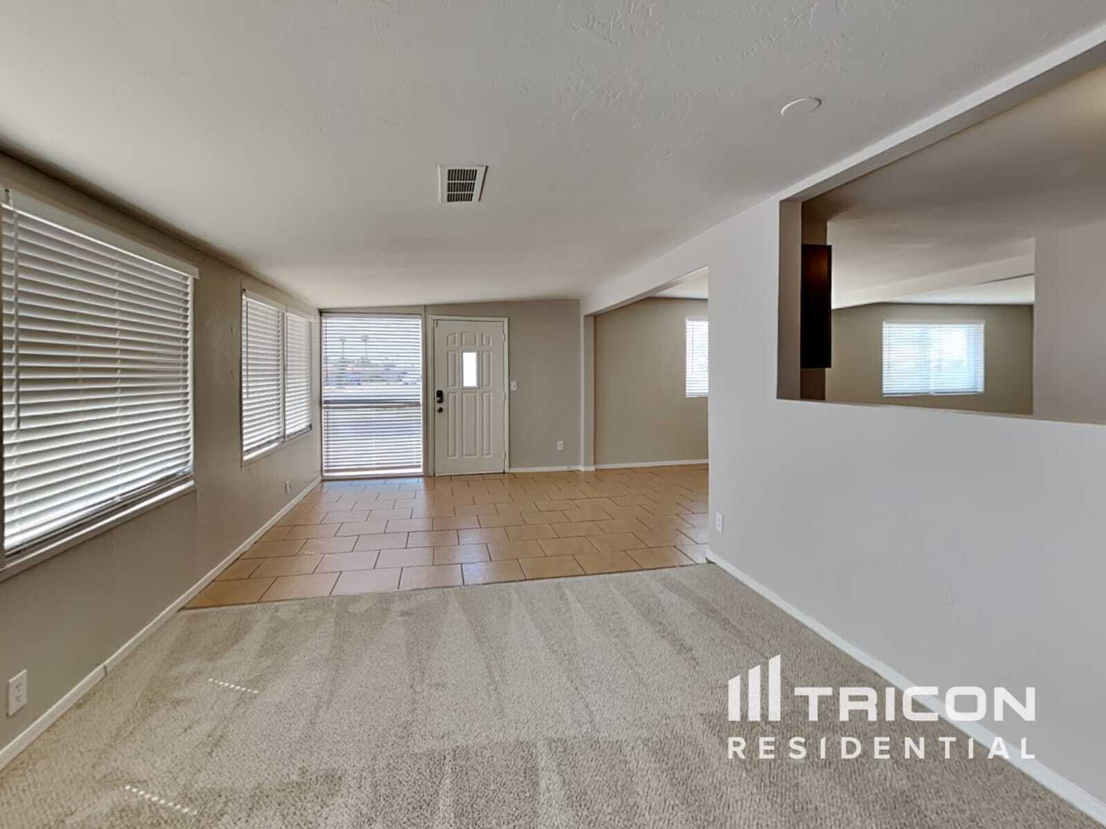 Building Photo - 14801 N 29th Dr
