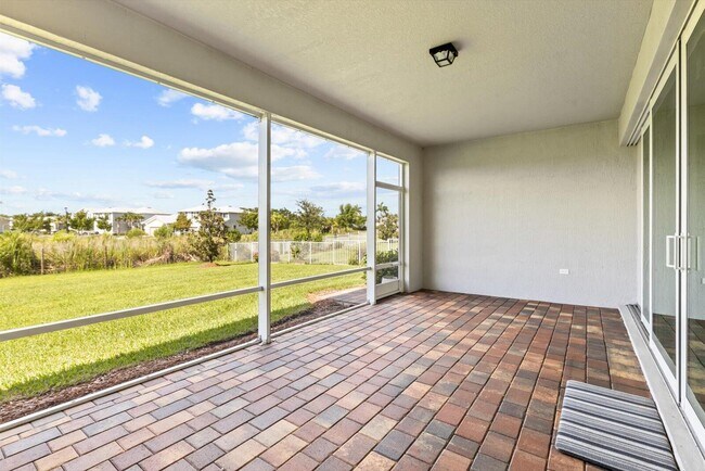Building Photo - 10372 SW Green Turtle Ln