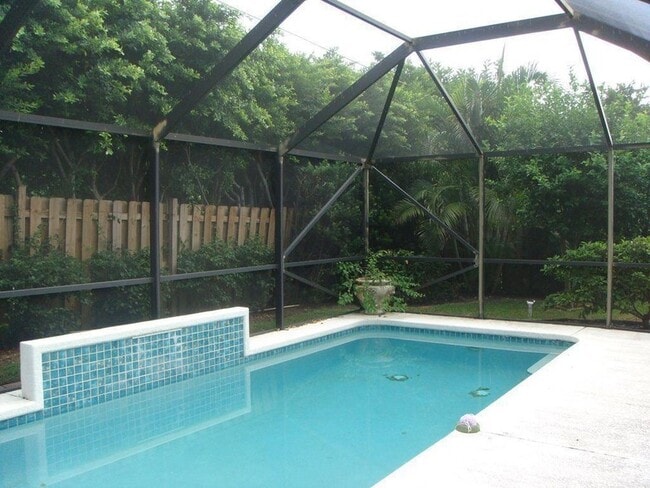 Building Photo - 441 Sunrise Way
