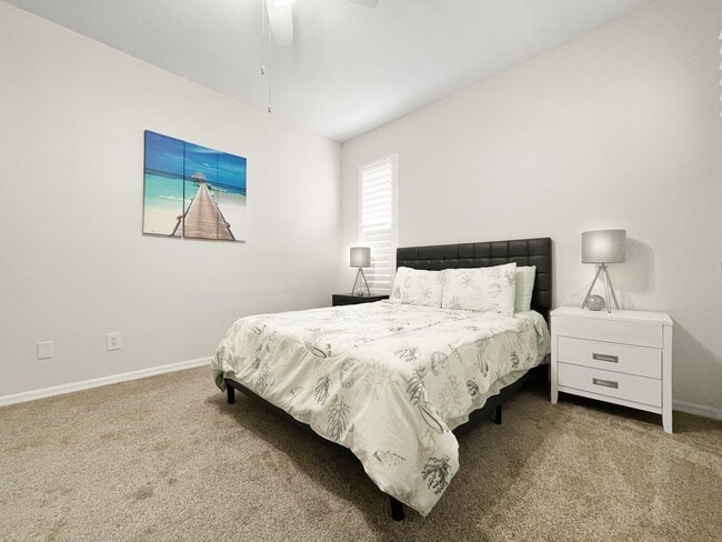 Building Photo - Spacious 4-Bedroom Townhome with Lake Views in Desirable Willow Lake Community