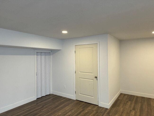 Building Photo - 2958 W Graham Lp