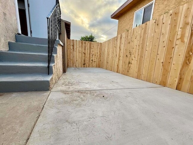 Building Photo - 220 S 35th St