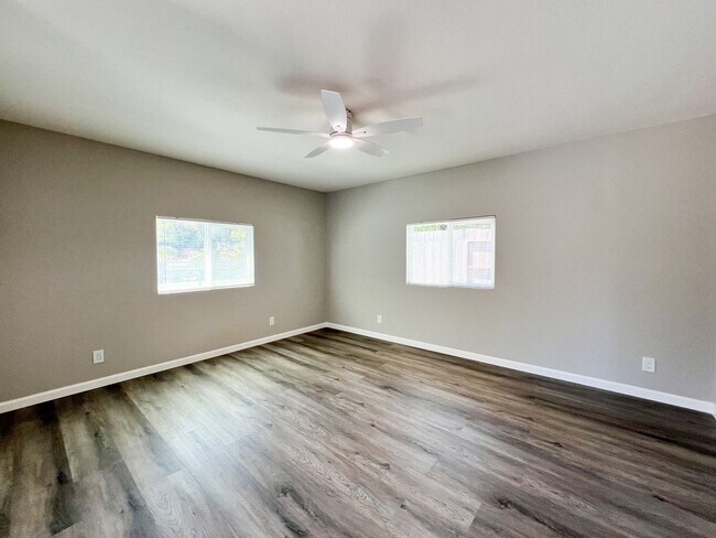 Building Photo - Newly Remodeled Two Bedroom Napa House