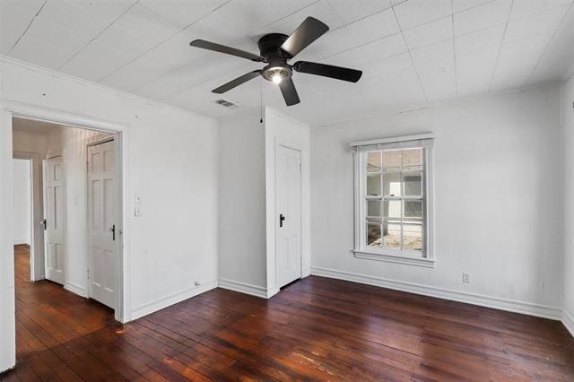 Building Photo - 125 E Tabb St