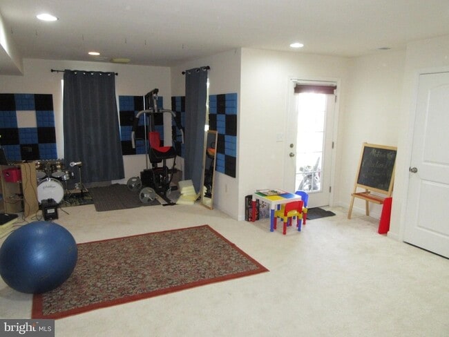 Building Photo - 544 Liam Pl