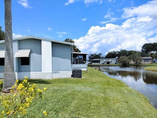 Building Photo - 79 N Meadow Dr