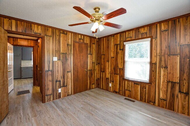 Building Photo - 2-Bedroom Retreat on Country Haven Lane – ...