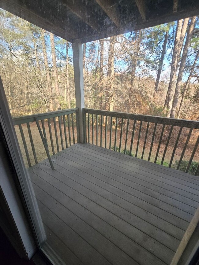 Building Photo - 950 Stewarts Creek Dr